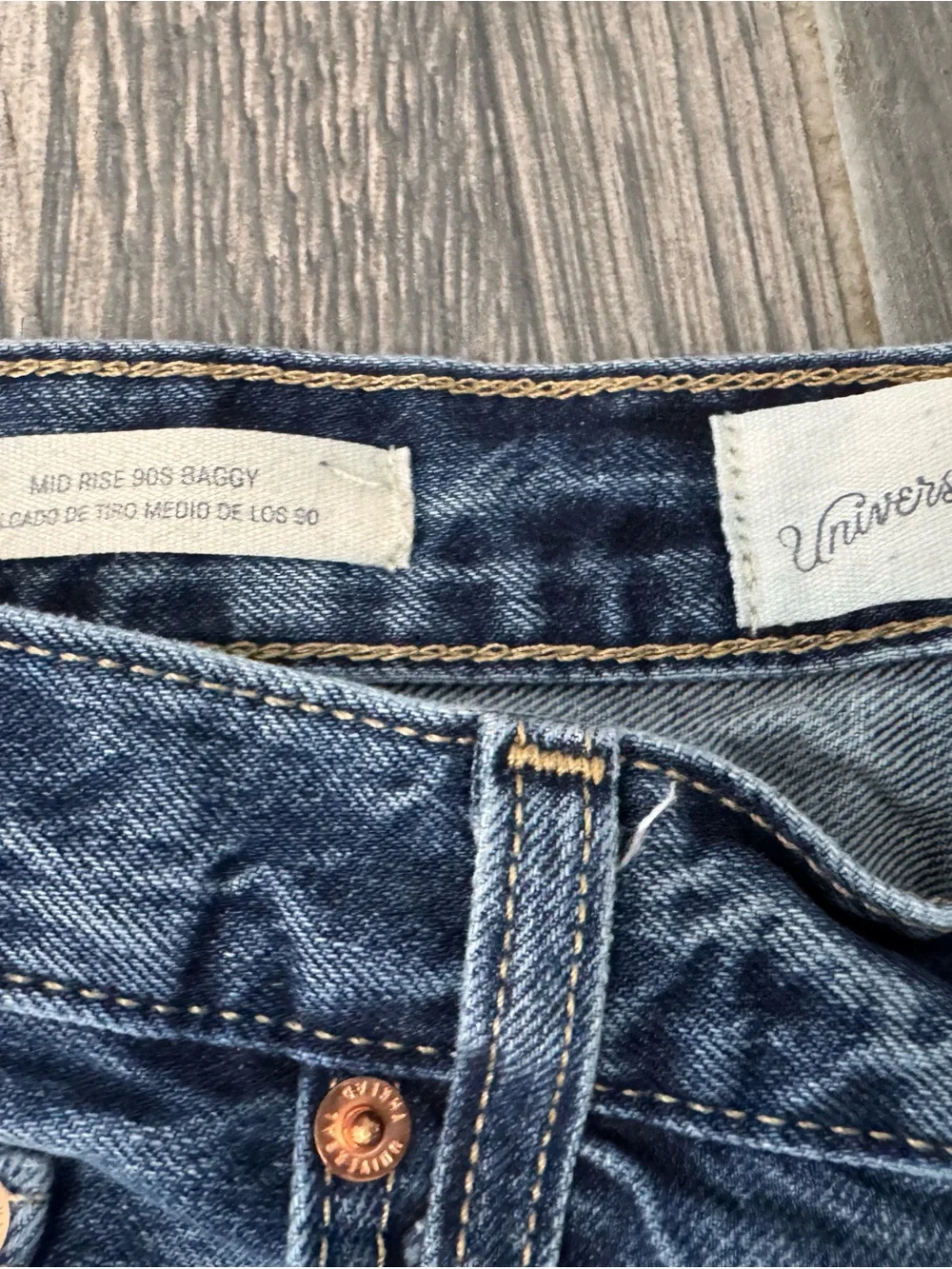 Universal Thread Womens 90’s Baggy distressed button fly jeans - size 8